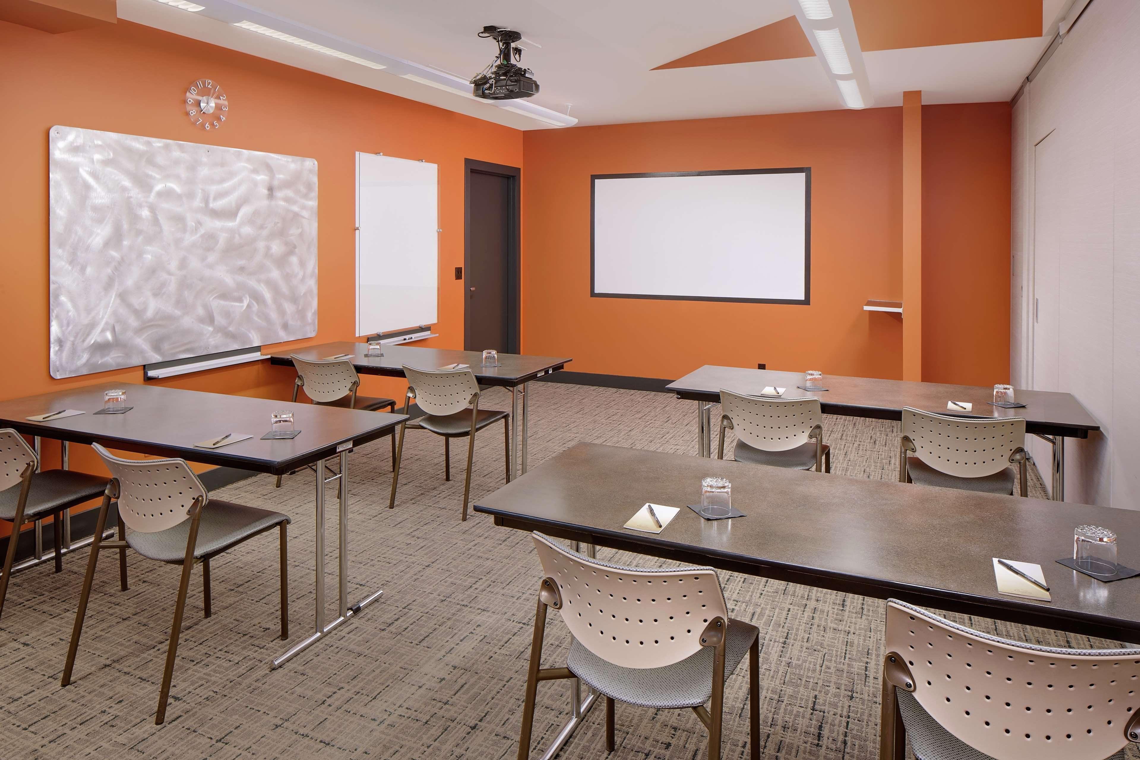 Chrysalis Inn & Spa Bellingham, Curio Collection By Hilton Bagian luar foto