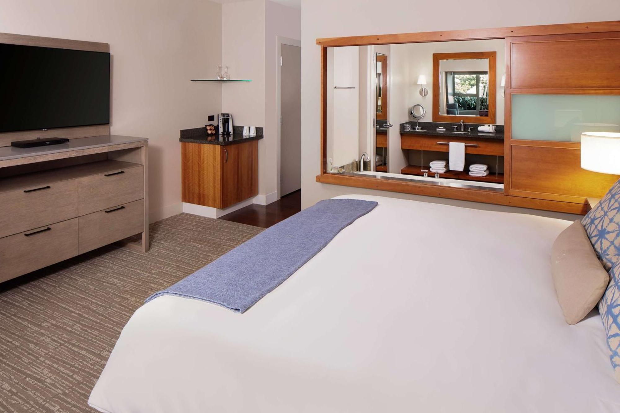 Chrysalis Inn & Spa Bellingham, Curio Collection By Hilton Bagian luar foto