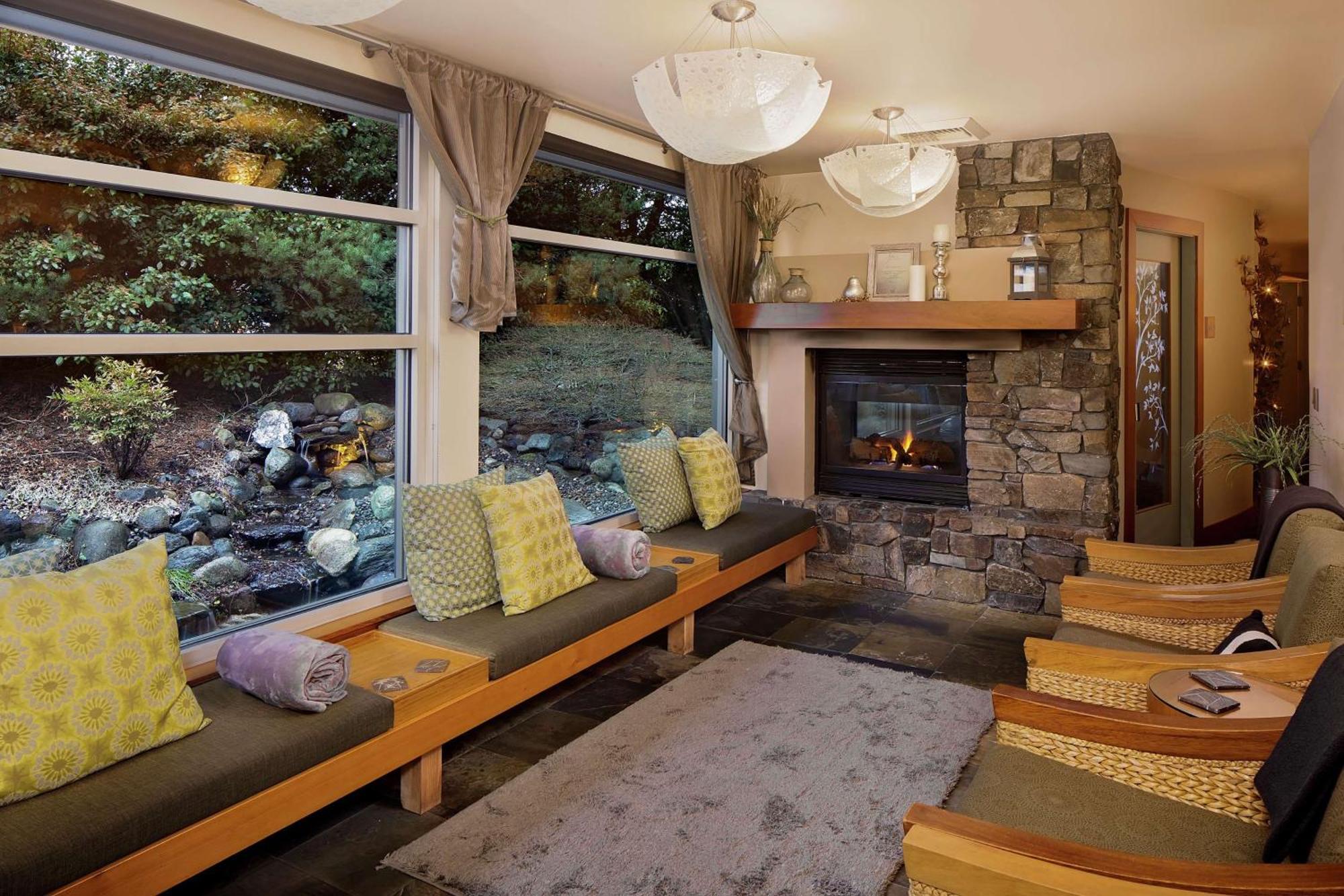 Chrysalis Inn & Spa Bellingham, Curio Collection By Hilton Bagian luar foto